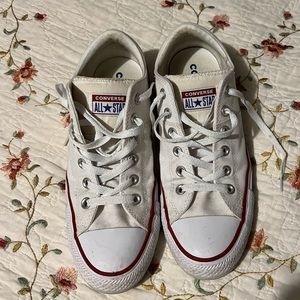 Converse size 9